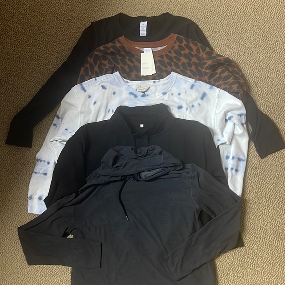 Tops - Bundle (5) sweat top/ pullover. 4 - large, 1 - XLG. Various brands